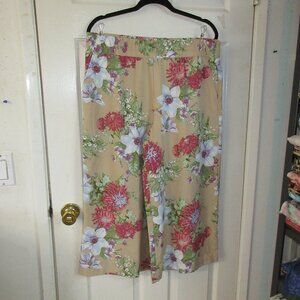 Studio by D & Co Wide Leg floral Crop pants Size L